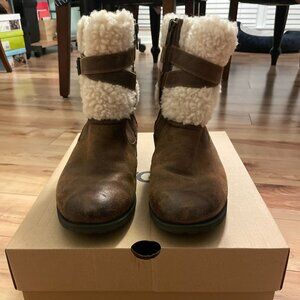 UGG Women's Size 9.5 BLAYRE III Chipmunk Shearling Cuff Buckle Boots